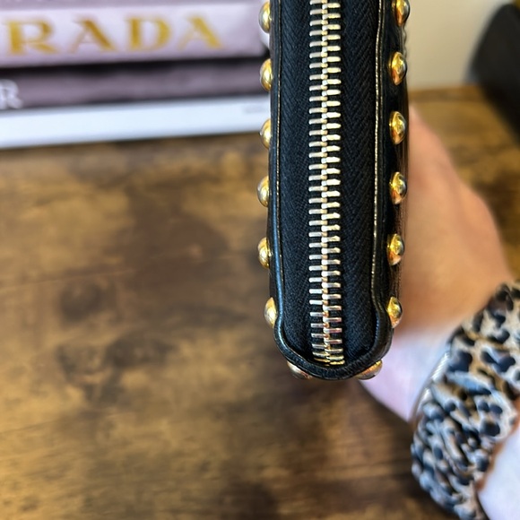 MIU MIU black leather wallet with studs - Picture 4 of 8